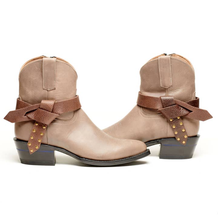 Nodo a stivale per la vendita all'ingrosso da parte di Last Stand Hats, LLC