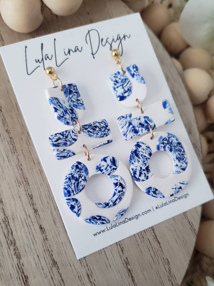 Liberty | Polymer Clay blå och vit Dingla Örhängen för wholesale av LulaLina Design