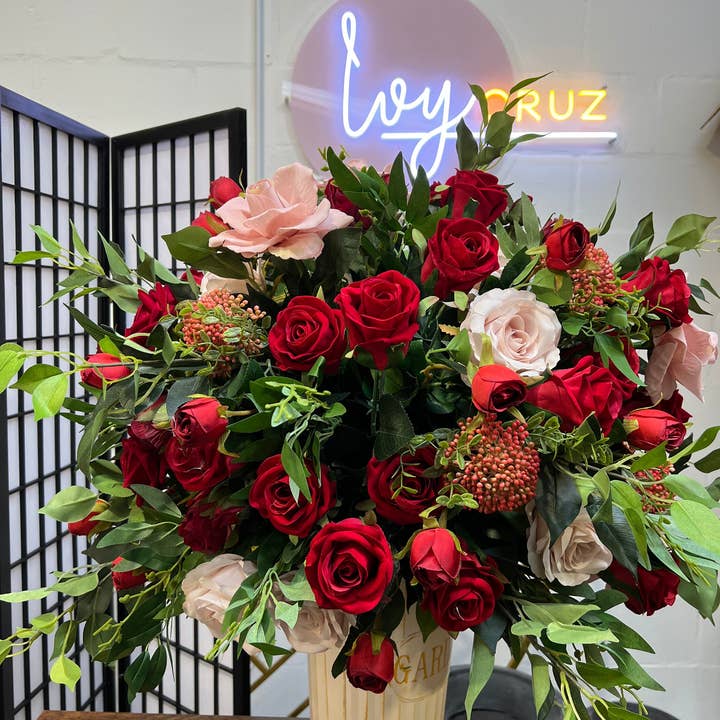 IVY CRUZ - Vendita all'ingrosso Fiori finti - Centrotavola rosa antico, centrotavola nuziale rosa e rosso