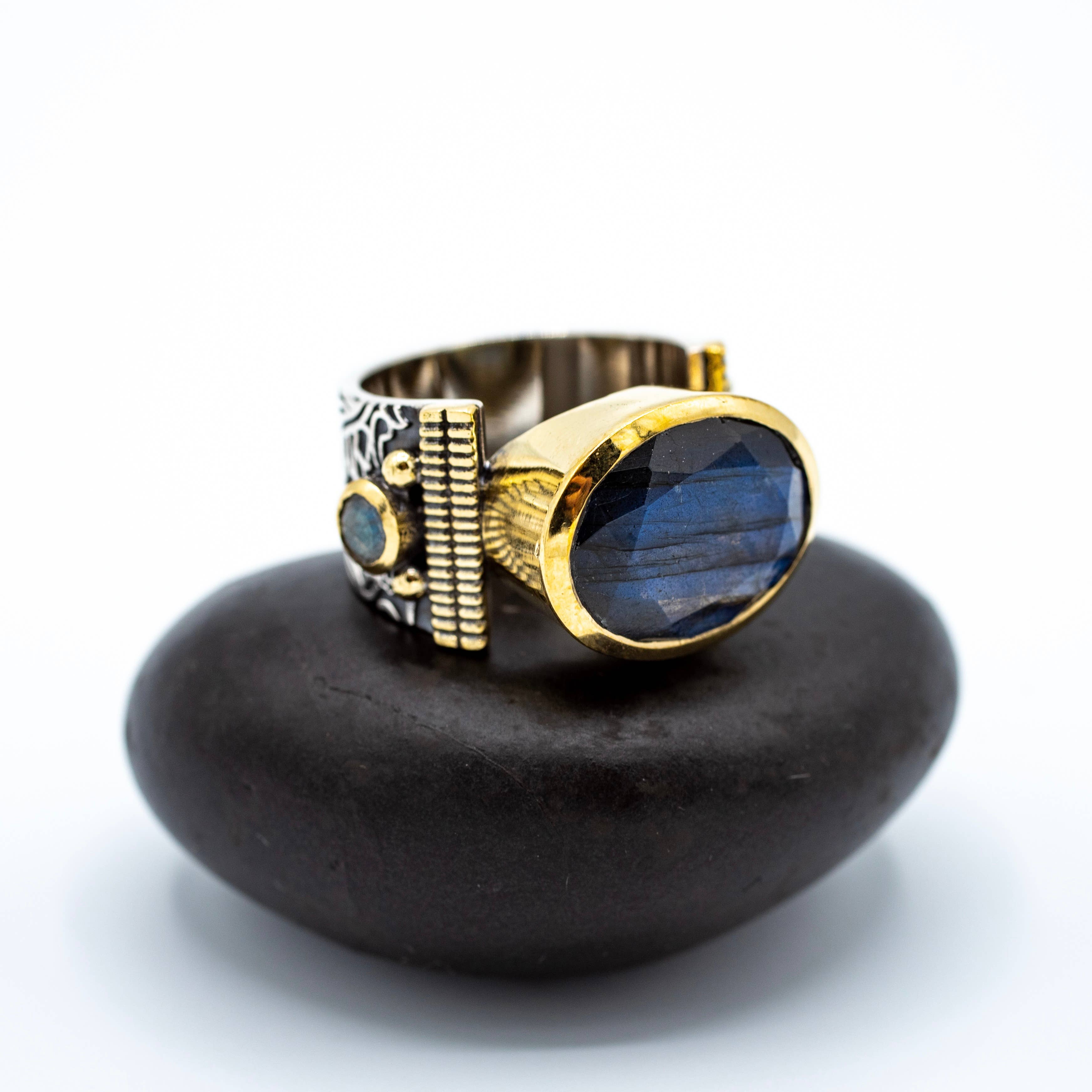 Baizaar - Wholesale Cocktail/Statement Ring - Sterling Silver Labradorite Cocktail Ring with Brass Accents1