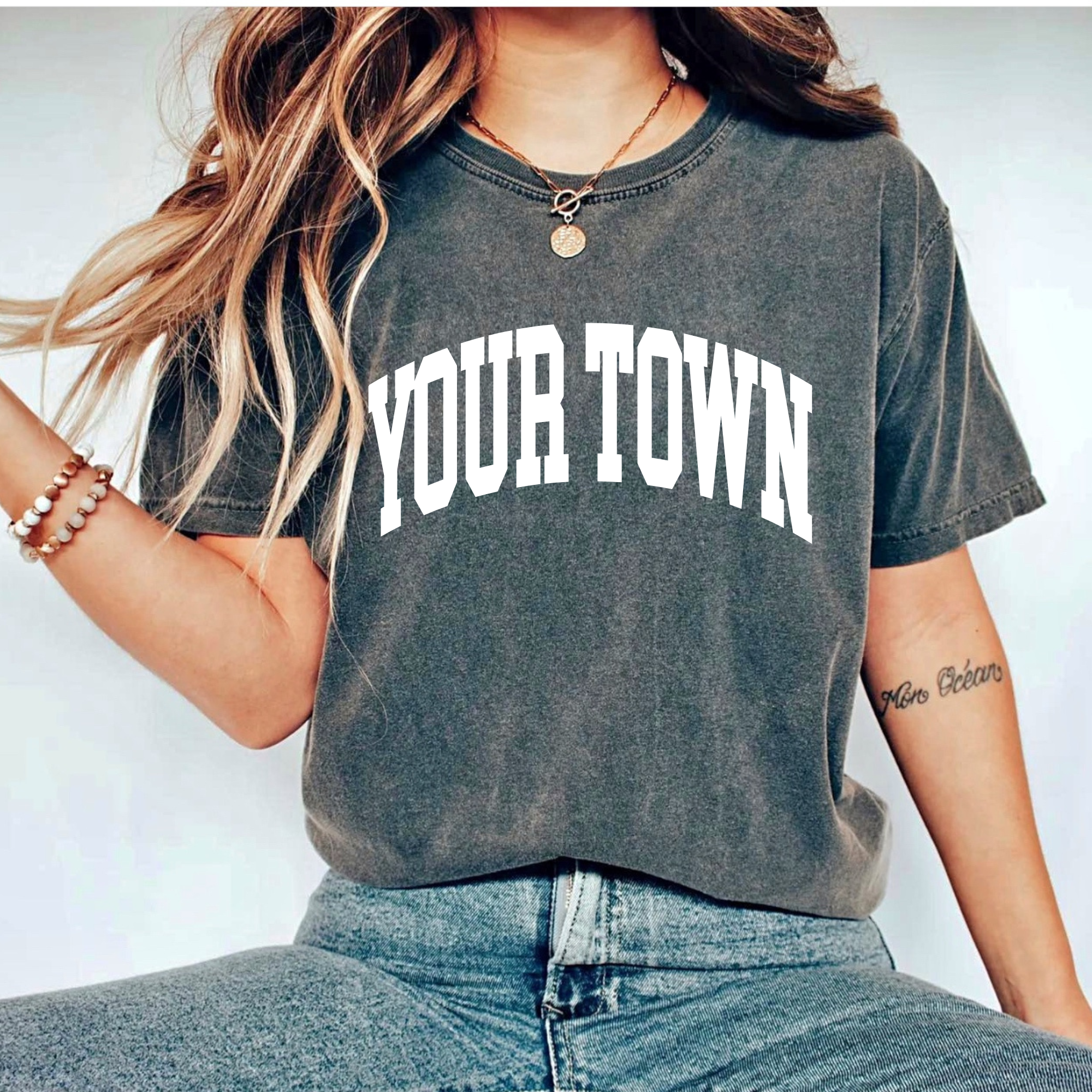 Faith & Life Christian Brands – Engroshandel T-shirt med print - Dame – Custom City Comfort Farver Heavyweight Hometown T-shirt0