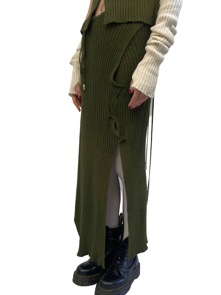 Jupe côtelée kaki pour la vente par Samudāy Studios