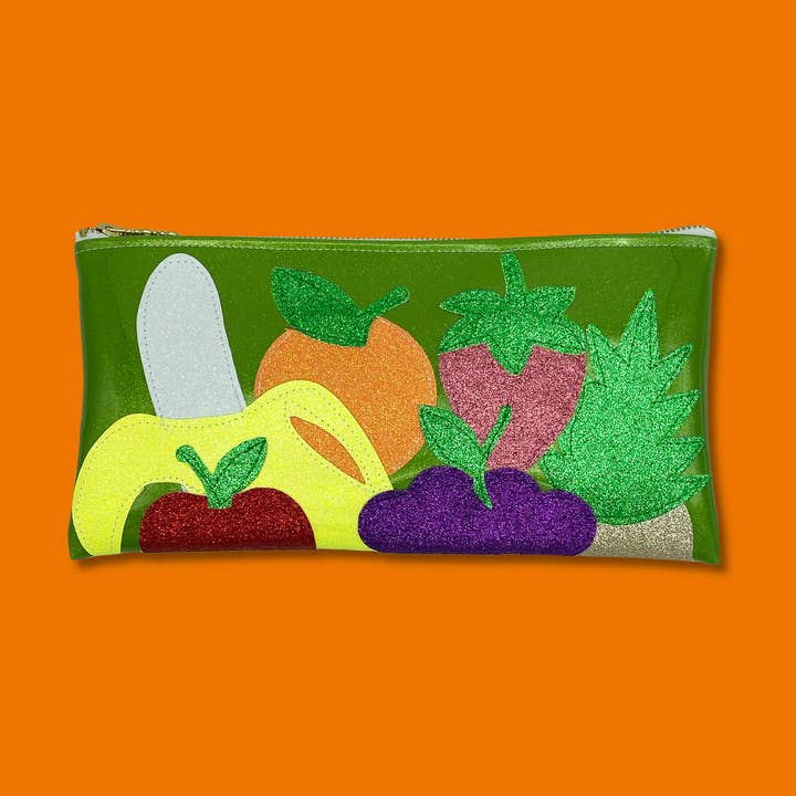 🍌✨ Den ultimative frugtsalat farverige glimmer clutch! 🍓🍍 for engroshandel hos Julie Mollo!