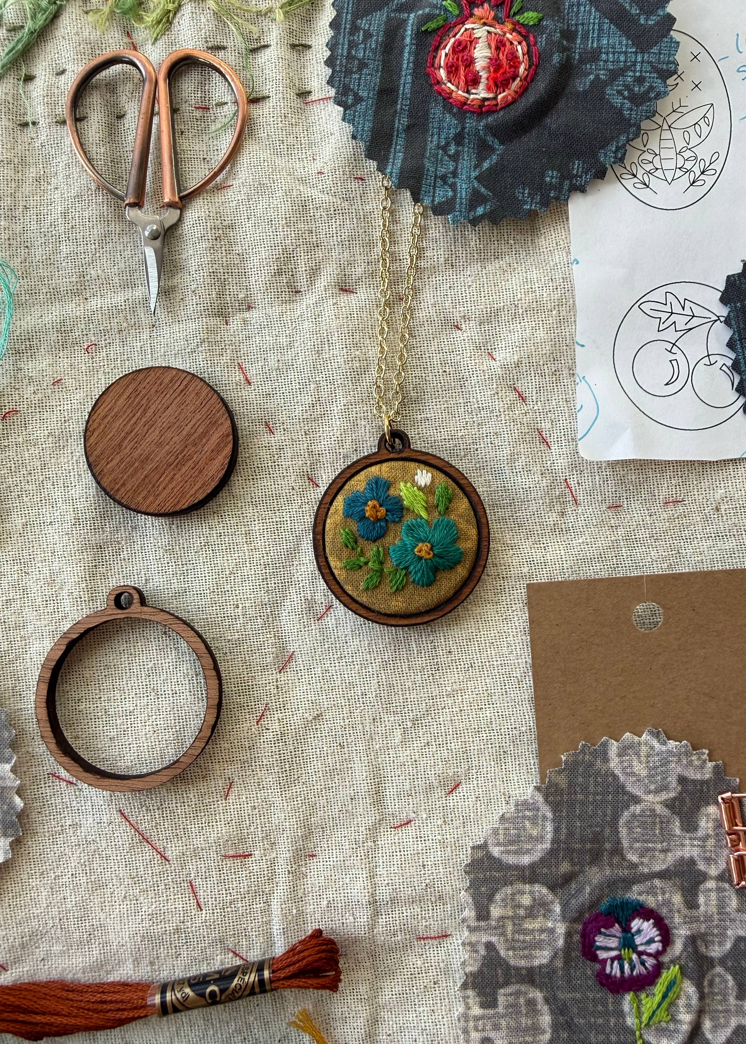 Rikrack - Wholesale DIY Craft Kit - Flowers Embroidery Necklace Kit3