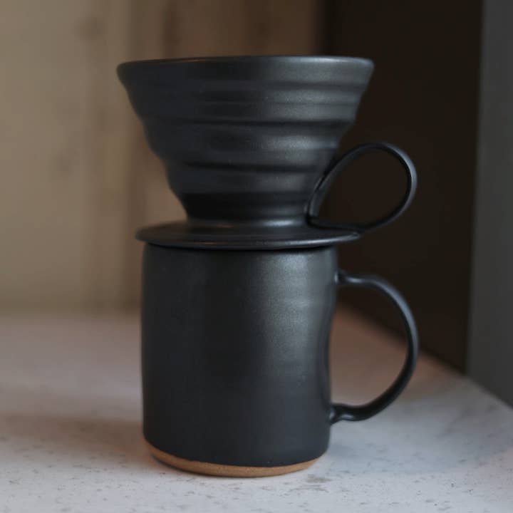 Gravesco Pottery – wholesale Pour-over & dripper – Handmade Ceramic V60 Coffee Dripper in 2 Color Options3