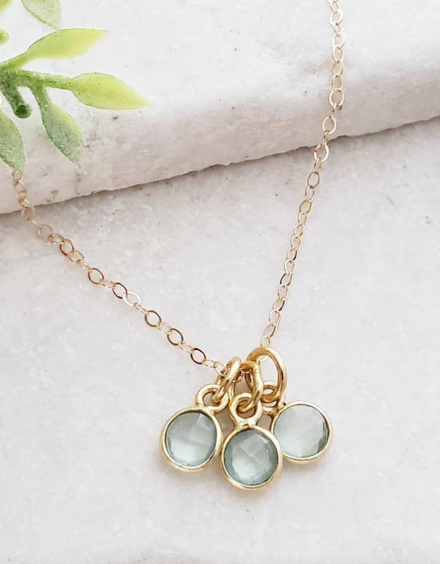 Sosie Designs - Vente Colliers à pendentif - Collier Trio de pierres précieuses en or - Aqua Calcédoine2
