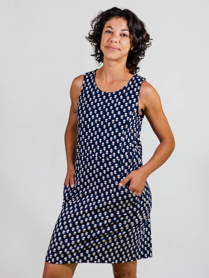 Robe Evanston Micro Floral Navy pour la vente par Mata Traders