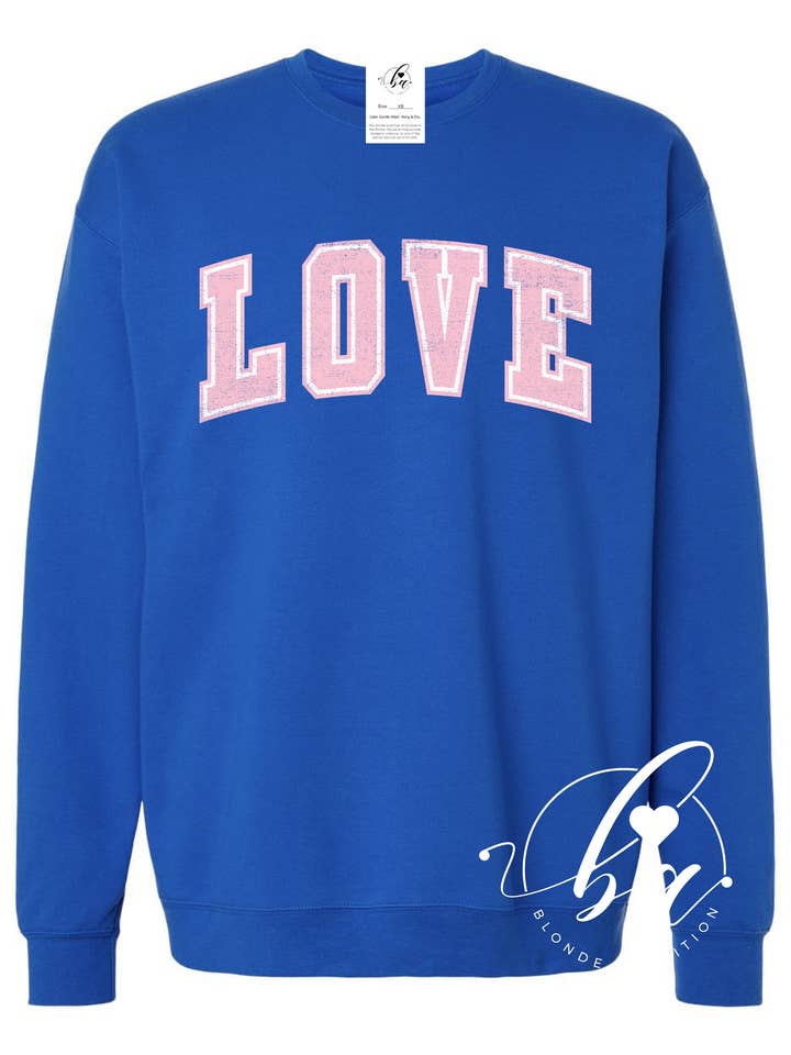 Pull ras du cou confortable Love Varsity pour la vente par Blonde Ambition Apparel & Designs