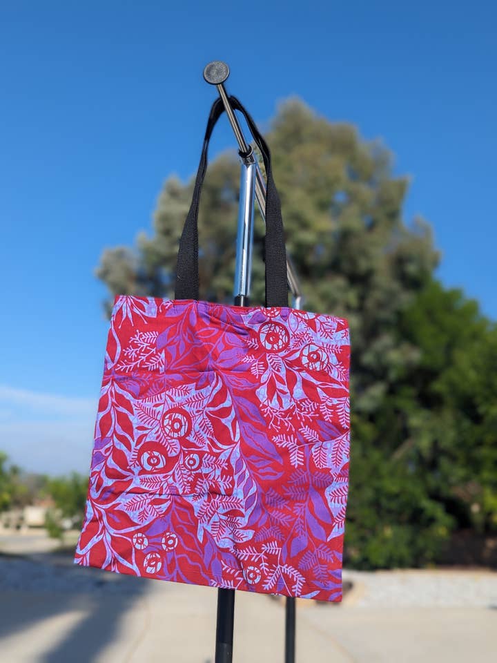 Sac fourre-tout fait main (violet) pour la vente par Teranga Market