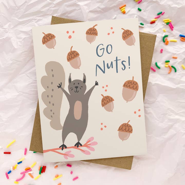 Biglietto di auguri: Birthday Go Nuts Squirrel, congratulazioni per la vendita all'ingrosso da parte di Happy Tines Design Co.