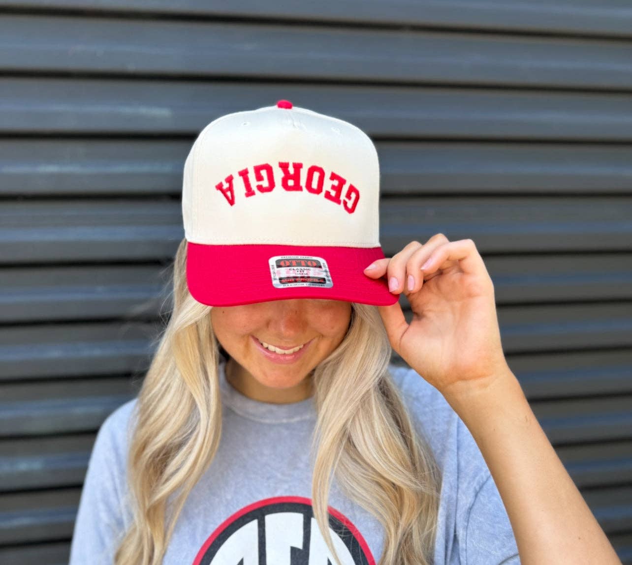 Truelove Apparel – wholesale Truckerkeps – Unisex – Upp och ner Team Broderad Truckerkeps1