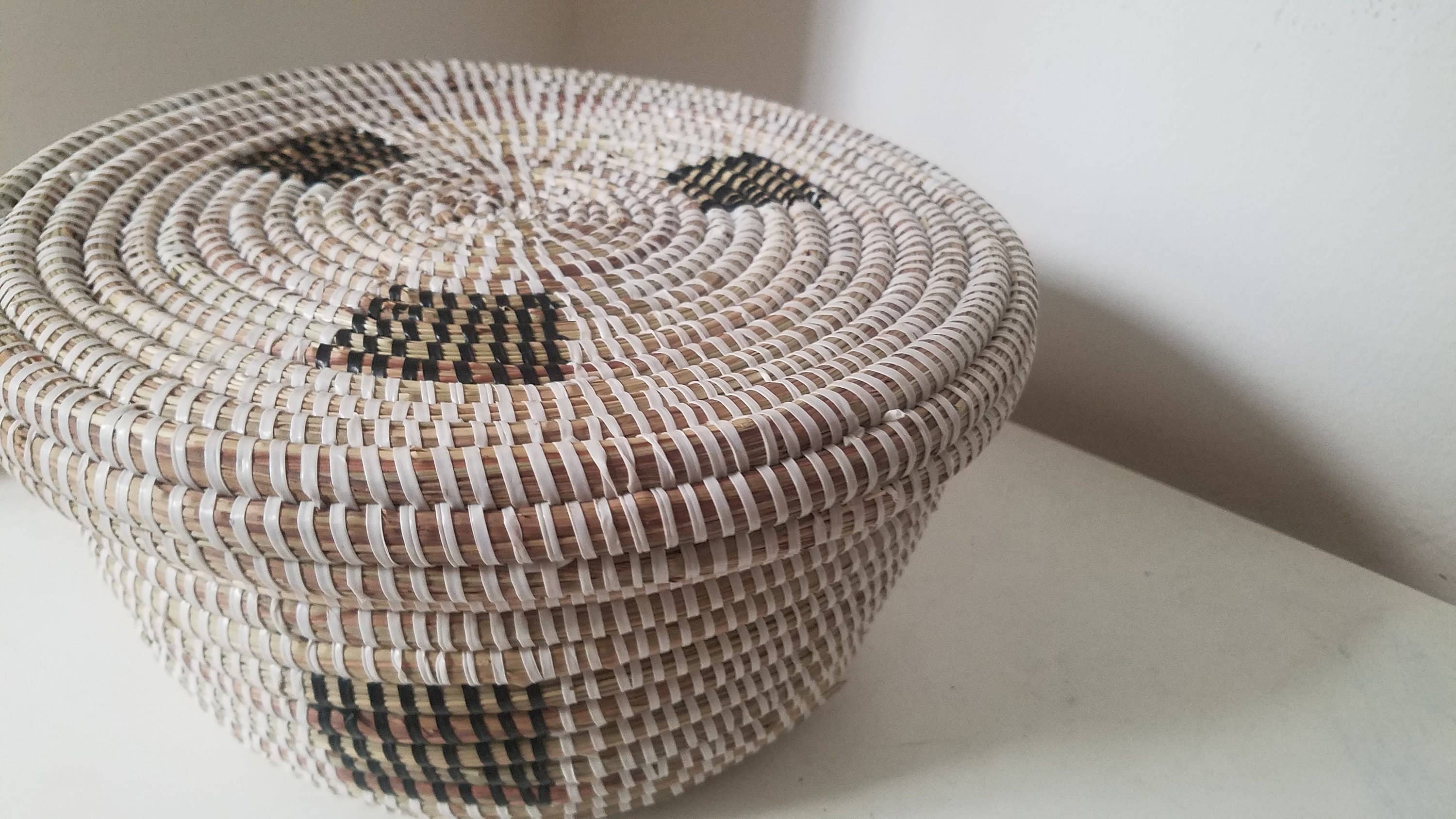 Jakarasi - Vendita all'ingrosso Cestini - Cesto porta biancheria boho intrecciato a mano in erba marina6