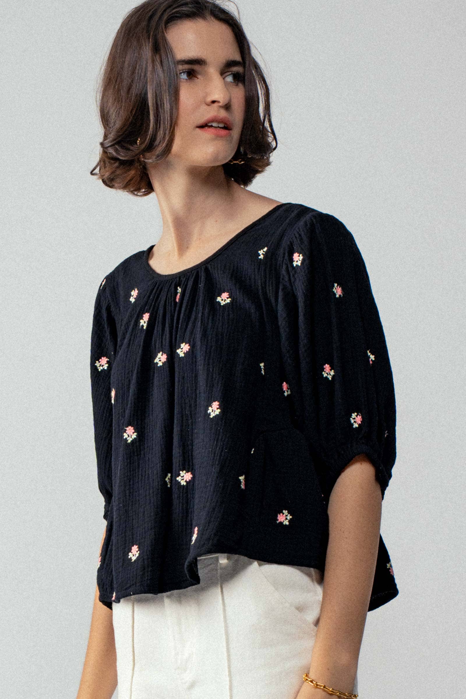 Urban Daizy - Wholesale Blouse - Women's - Floral Embroidered Gauze Blouse2