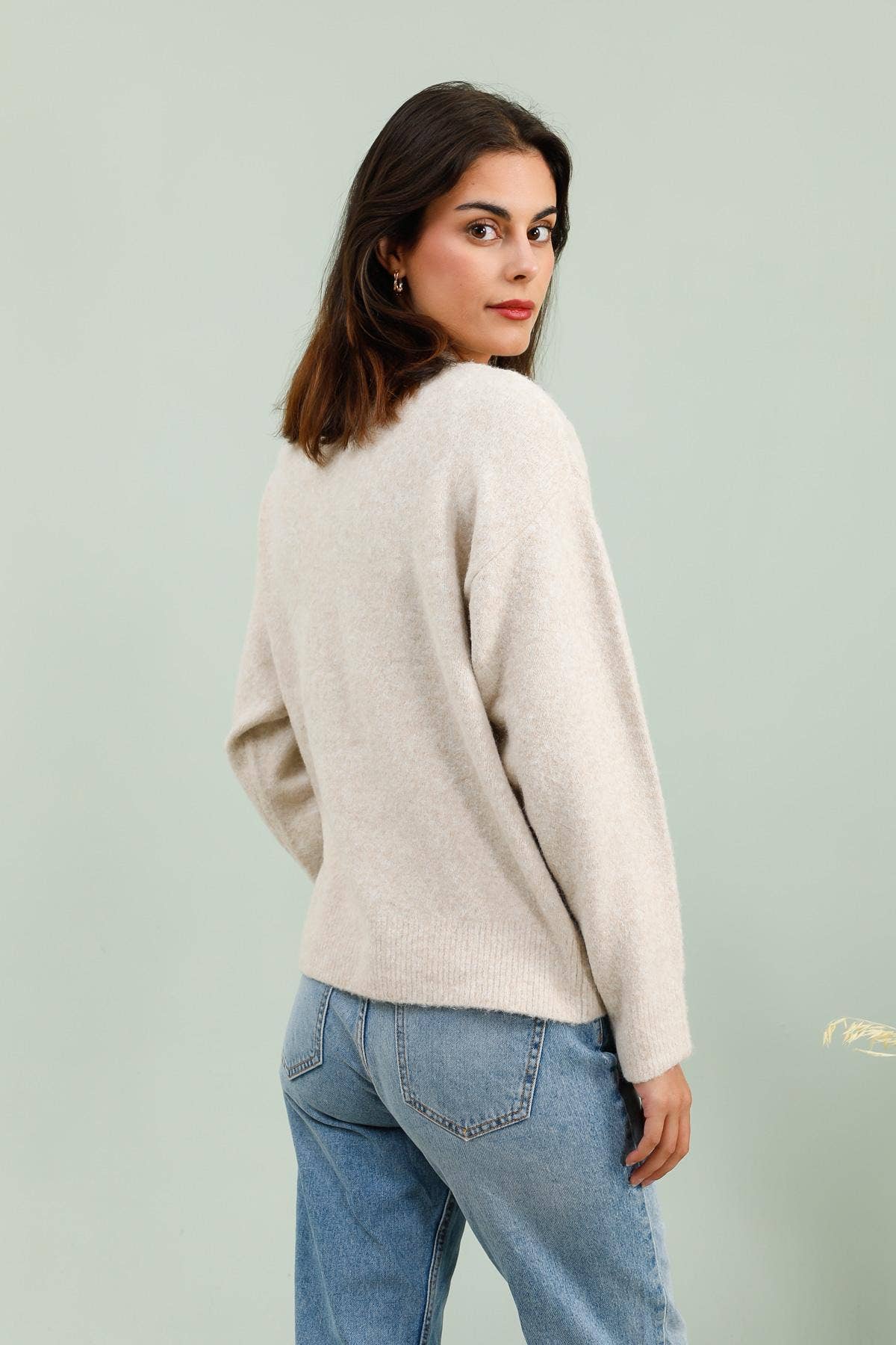 MOOYA – wholesale Knitted jumper – Women′s – Plain knit sweater with pearl pocket SCF0162