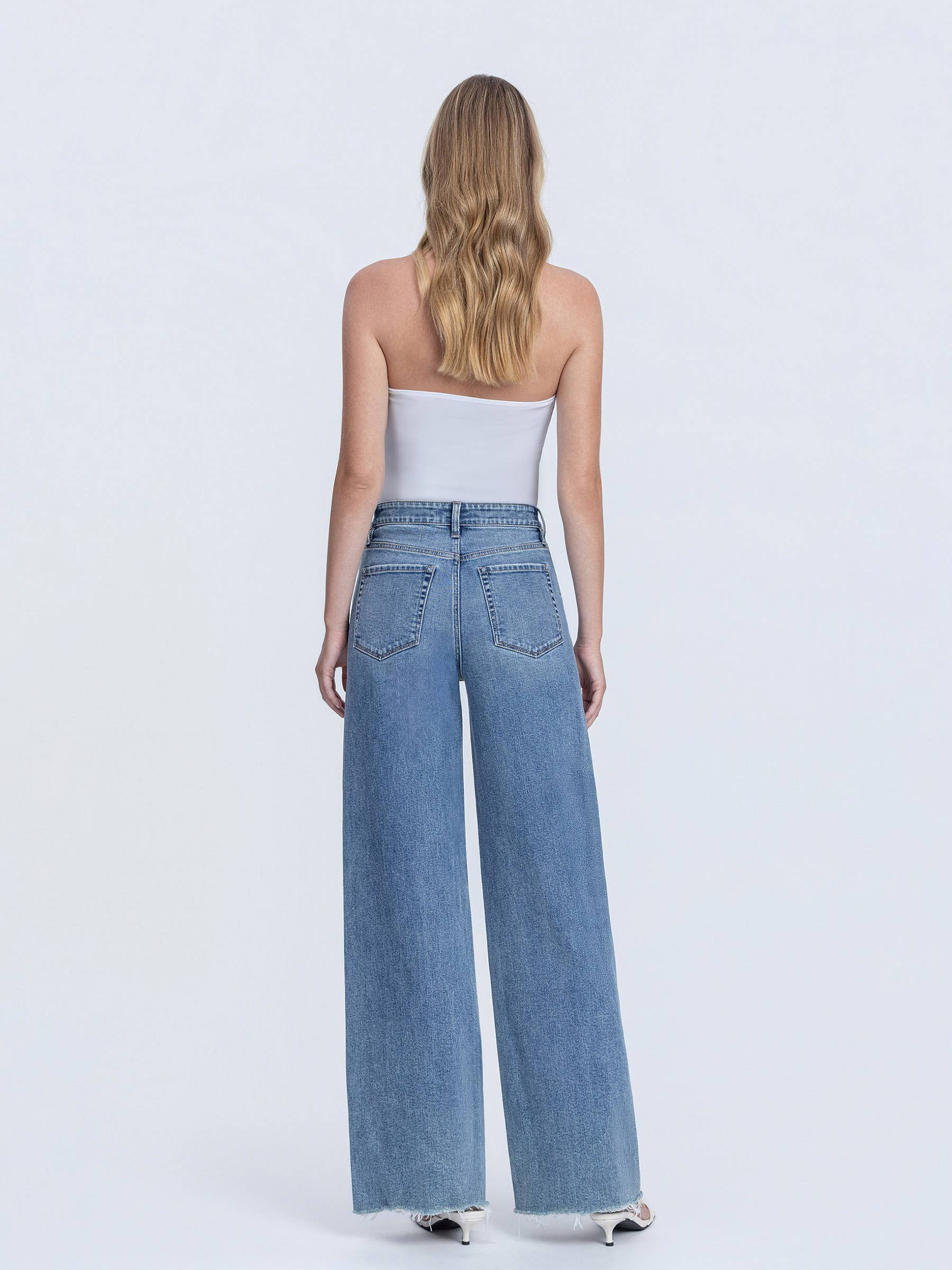 CLOSENESS SUPER HIGH RISE MEDIUM WASH RAW HEM WIDE LEG JEANS F6373 for wholesale on Faire6