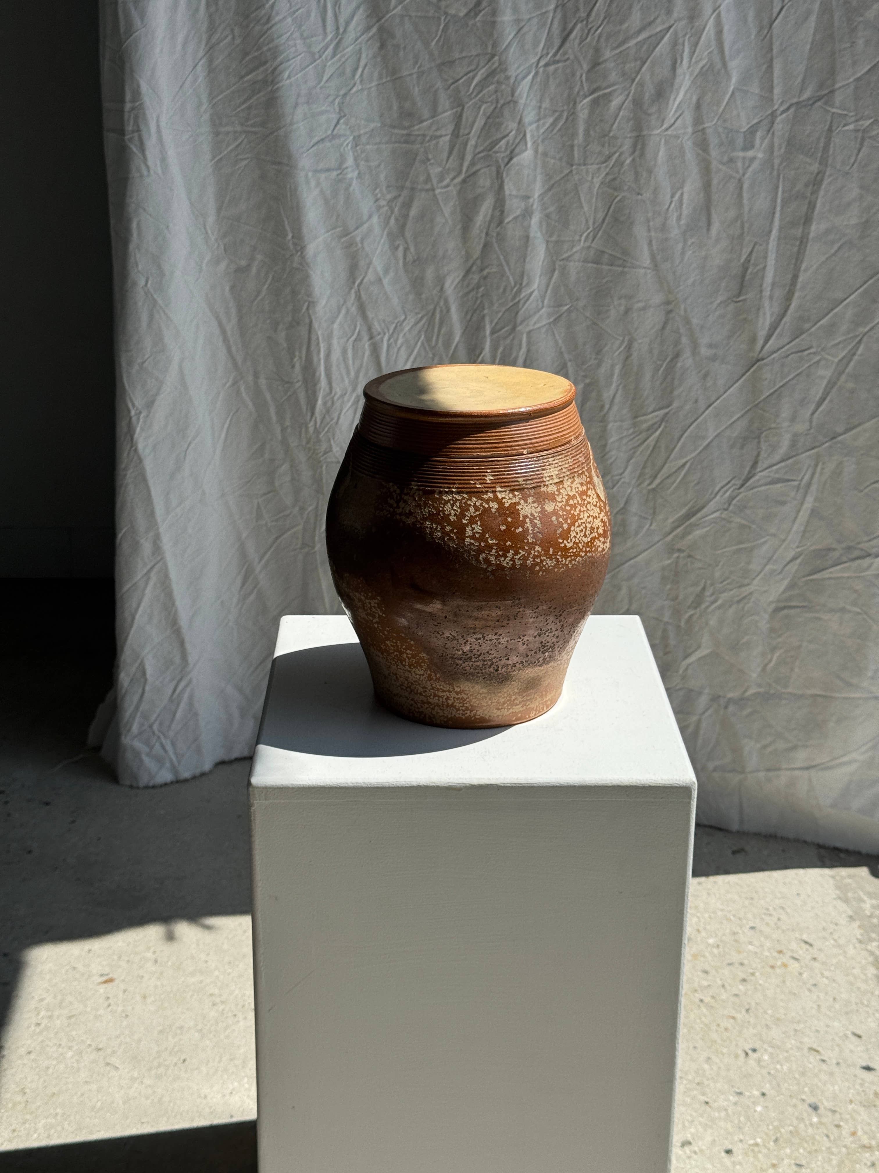 Office Objets – Großhandel Blumentopf – Großer ovaler Steinguttopf mit Deckel H2416