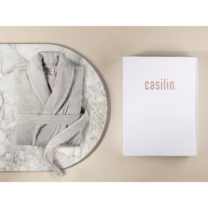Peignoir Teddy gris clair dans boîte cadeau pour la vente par Casilin