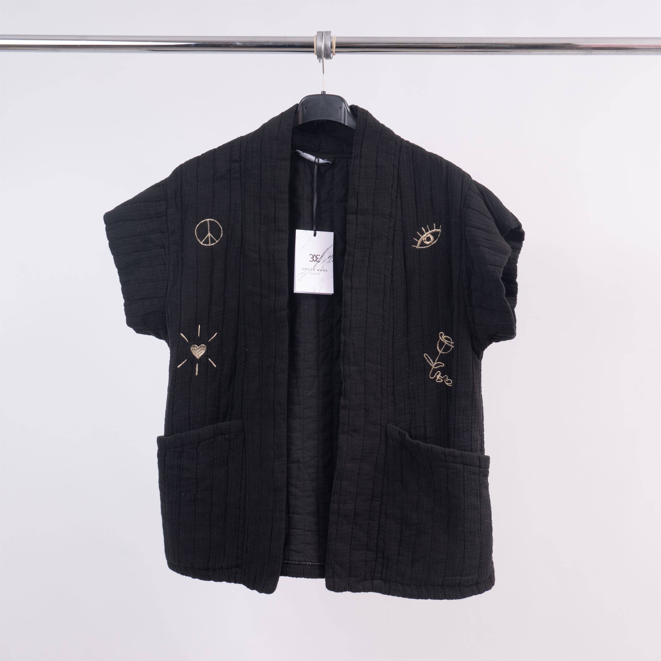 Cecile Wang – Großhandel Jacke – Damen – Gesteppte Kurzarmjacke mit Stickerei DT91894