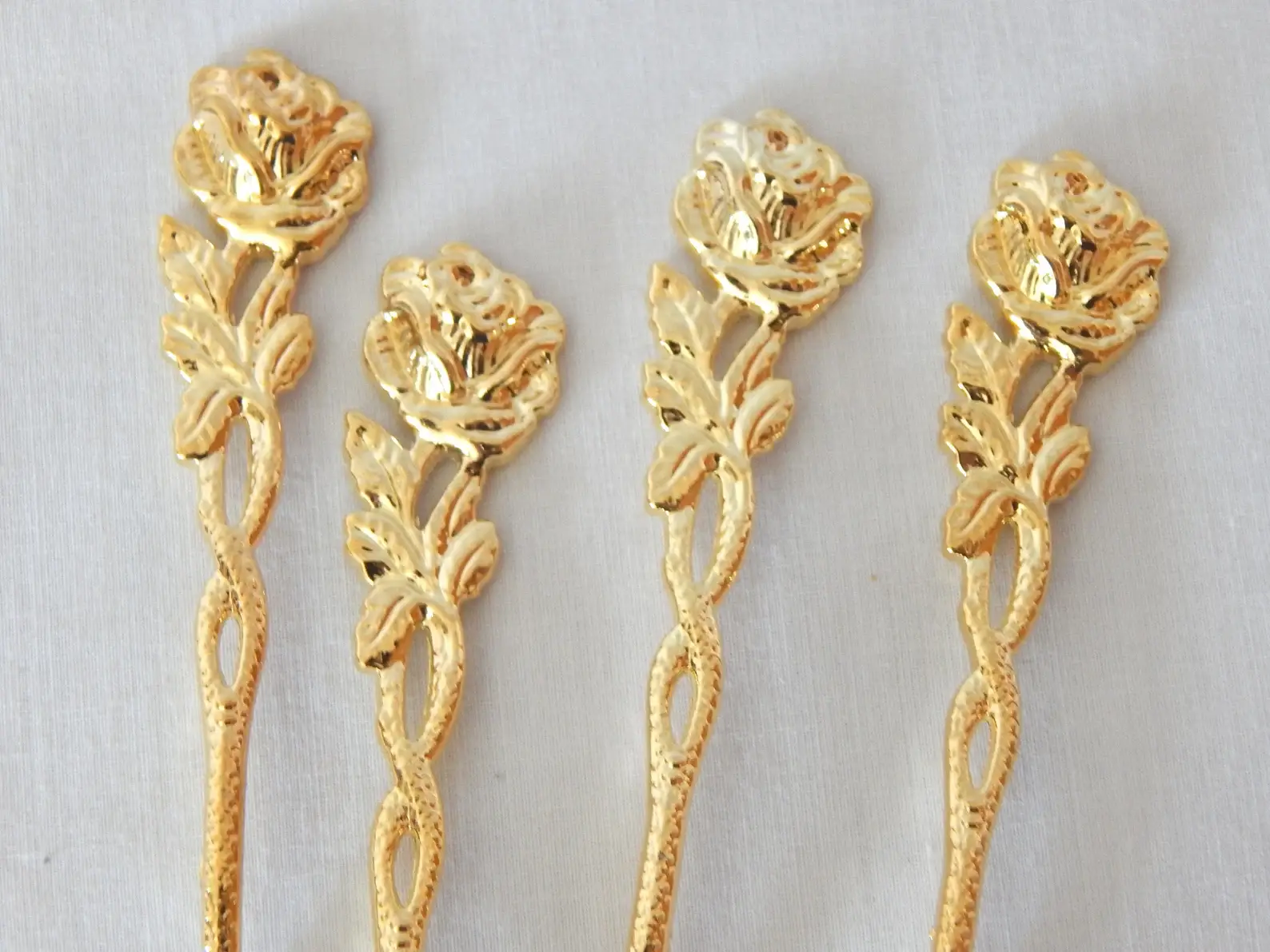 All Little Cute Things - Venta al por mayor Cucharas de mesa - Cucharilla chapada en oro con mango de rosa para té, café o postre2