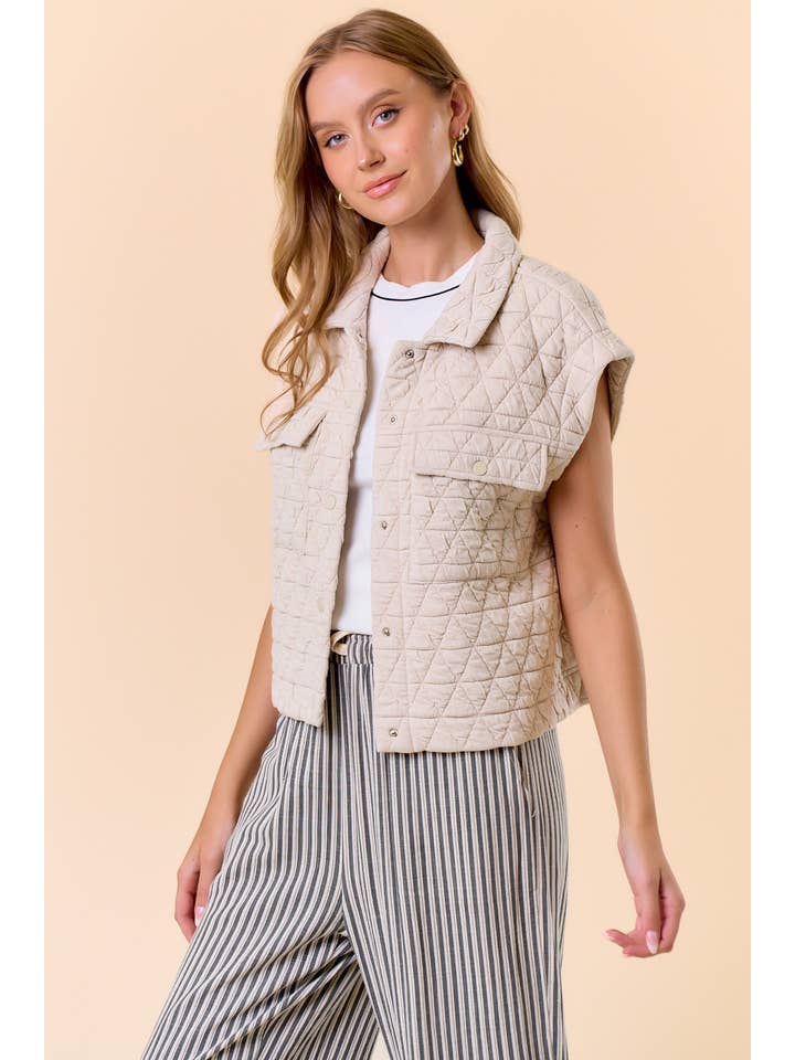 Doe and Rae - Wholesale Outerwear Vest - Women's - QUILTED POINT COLLAR FLAP PATCHED POCKET VEST - 10626J-11