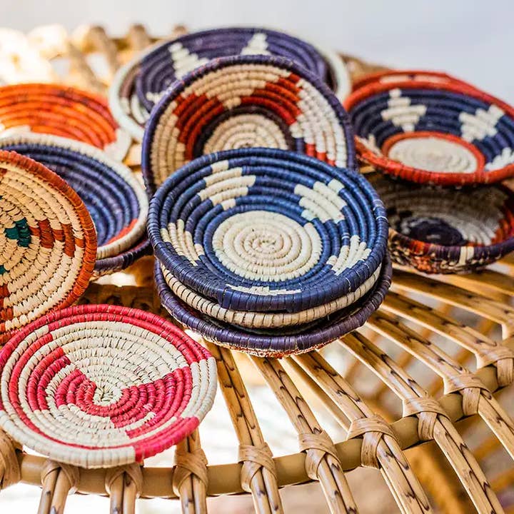 Waasiwolves - Wholesale Decorative Plate/Dish/Bowl - Package of 12 Miniature Plat Baskets