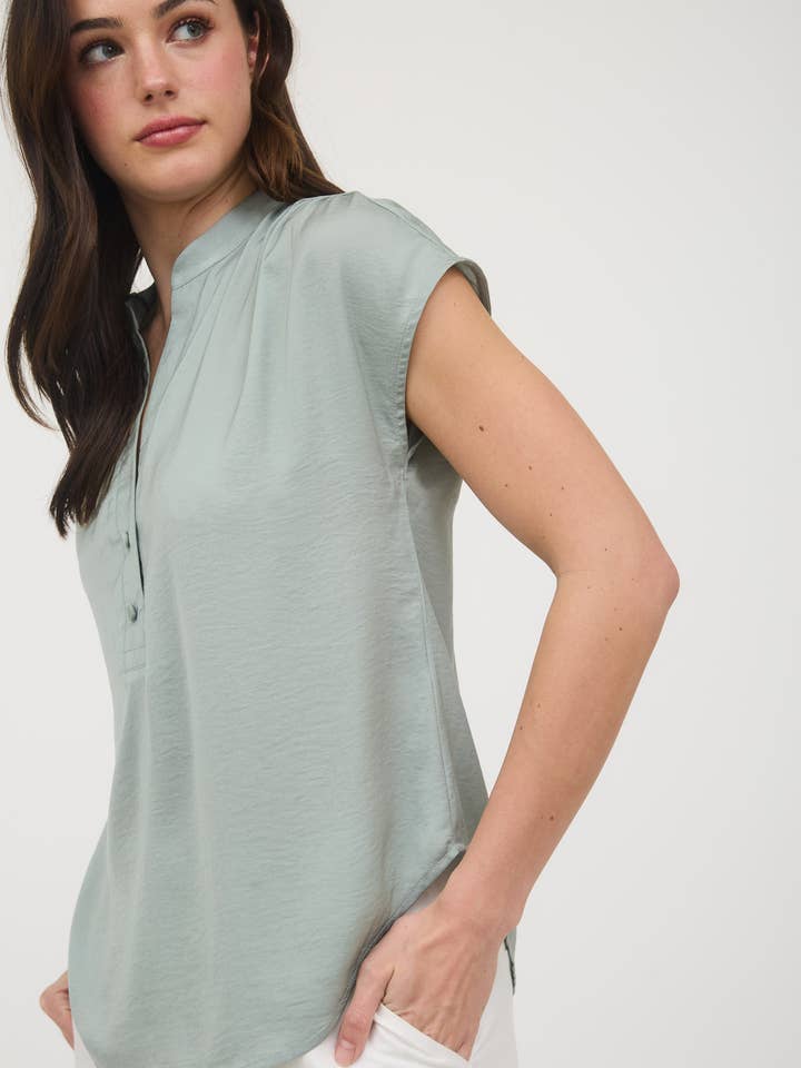 Blu Pepper - Wholesale Blouse - Women's - DROP SHOULDER BUTTON FRONT BLOUSE