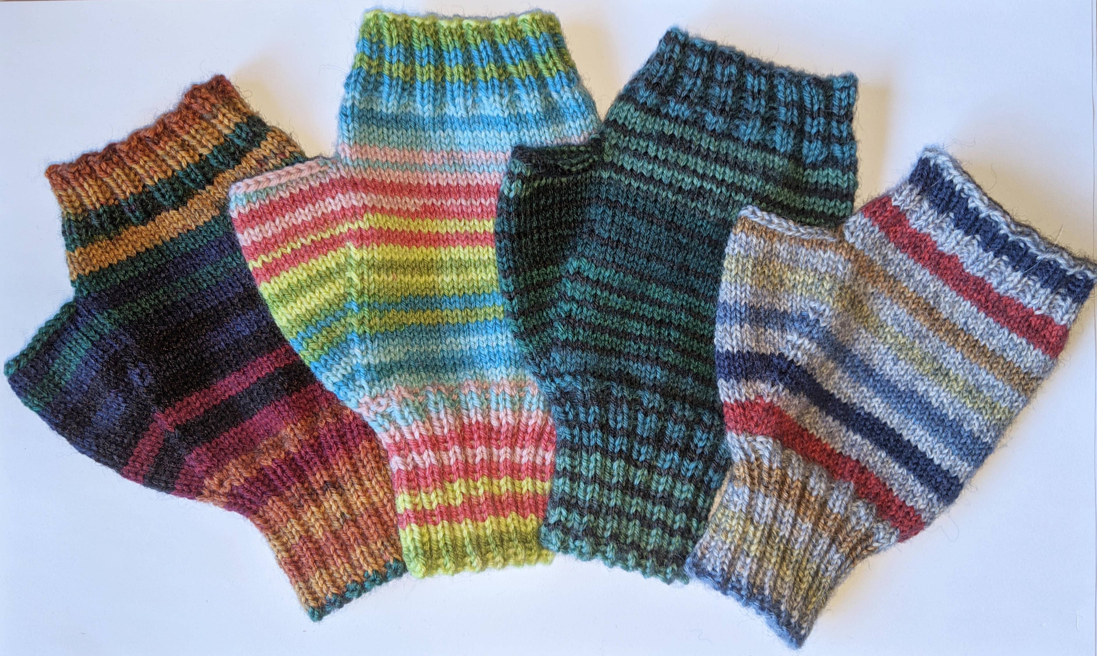 BeeGreen & CraftsPlannersPlus - Wholesale Knitting/Crochet Supplies - PRINTED Visual Knitting Pattern Fingerless Gloves5