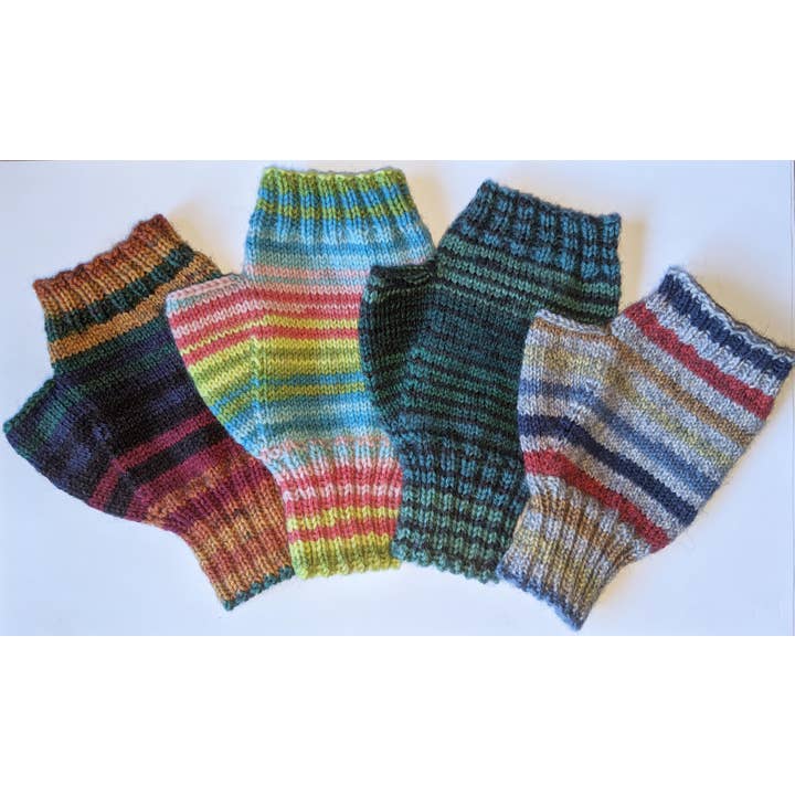 BeeGreen & CraftsPlannersPlus - Wholesale Knitting/Crochet Supplies - PRINTED Visual Knitting Pattern Fingerless Gloves5