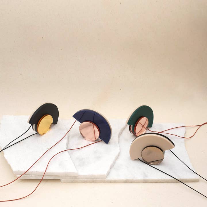 Collier réversible Blok pour la vente par Pamela Coromoto