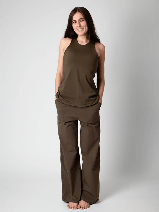 Pantalone Ultimate in Twig per la vendita all'ingrosso da parte di Yoga Democracy