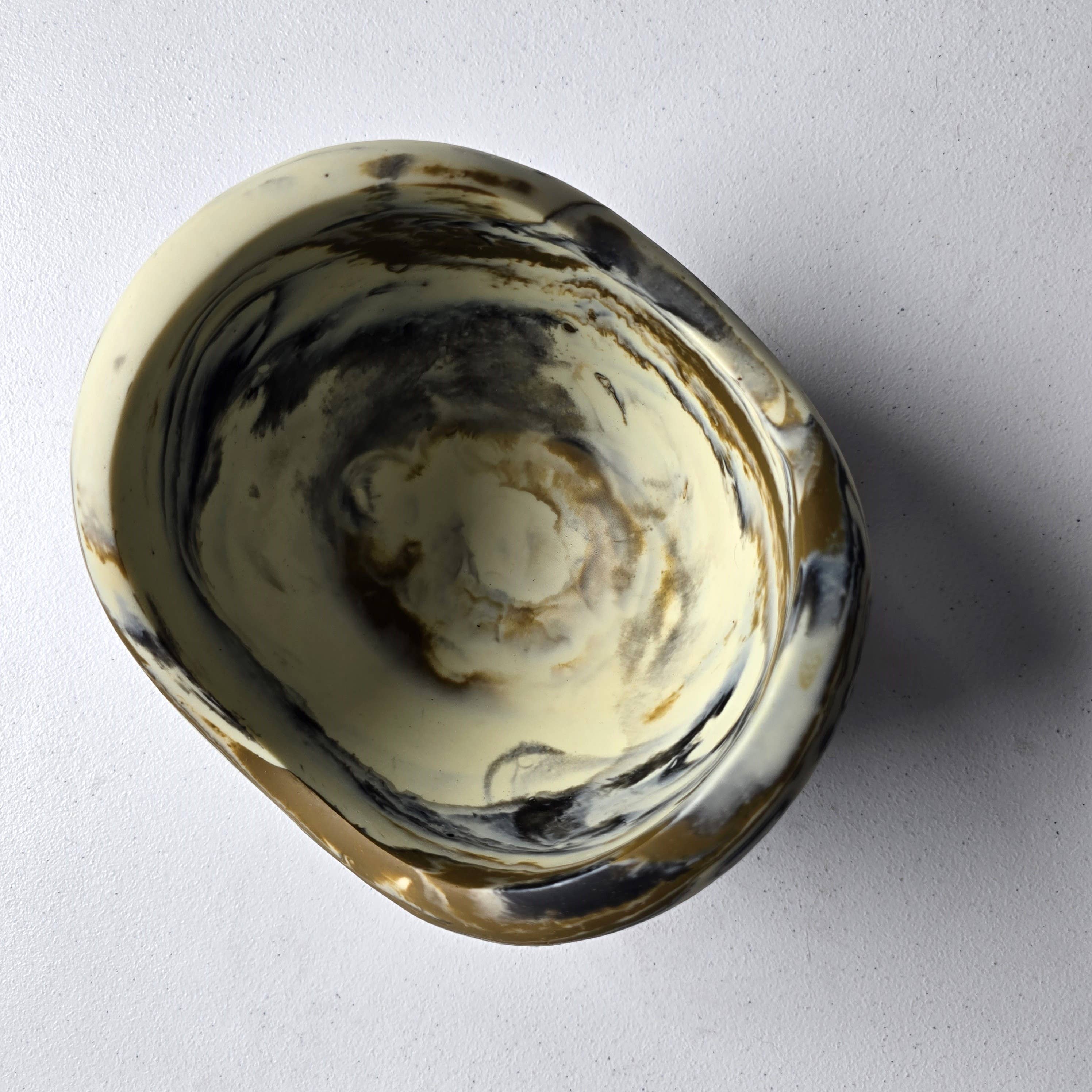 Gibb & Daan - Wholesale Serve Bowl - Organic Shape Resin Bowl - Entryway Catchall - Small Size 4