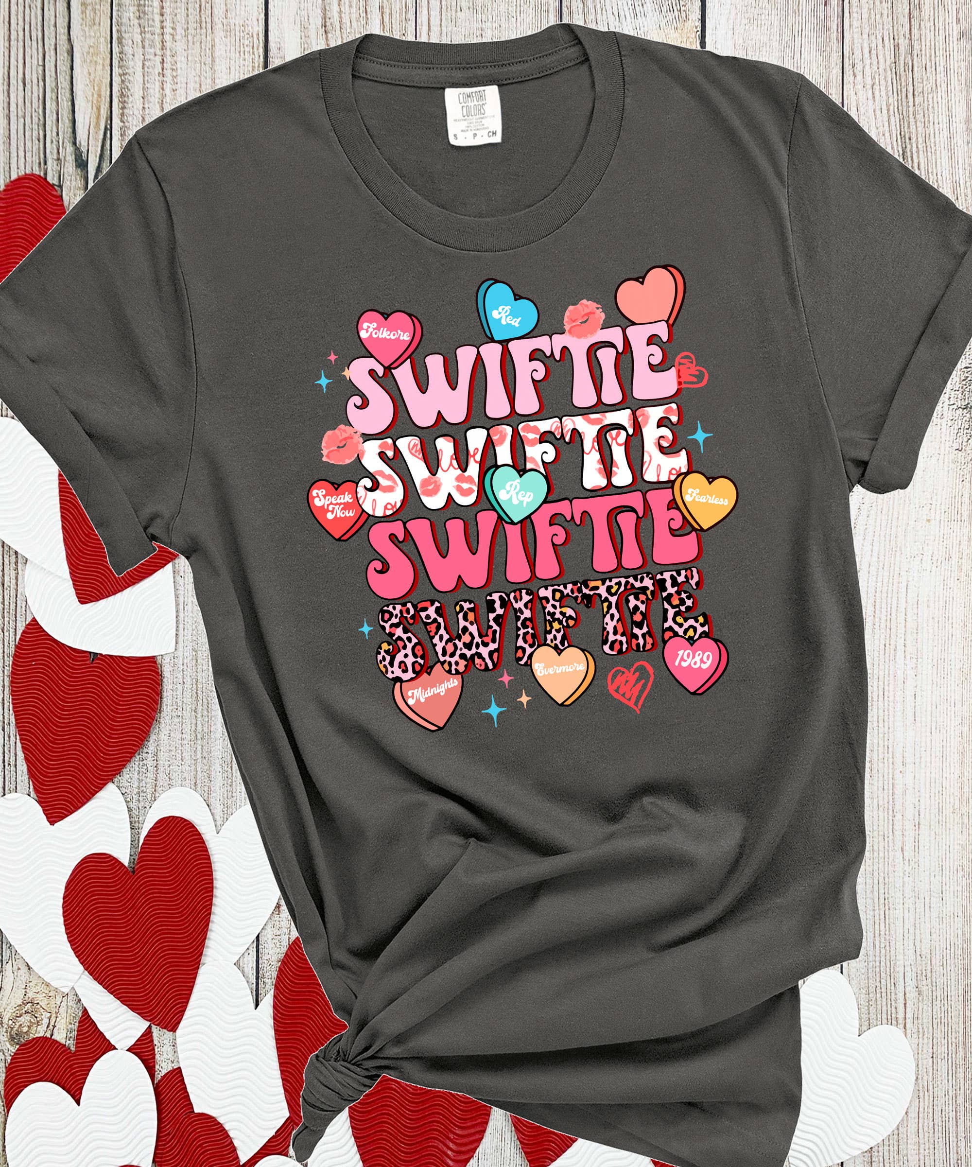 A Blessed Texas Mess Boutique - Wholesale Graphic Sweatshirt - Women's - Swiftie Valentine's Era Tour Sweatshirt Taylor Heart Lips1