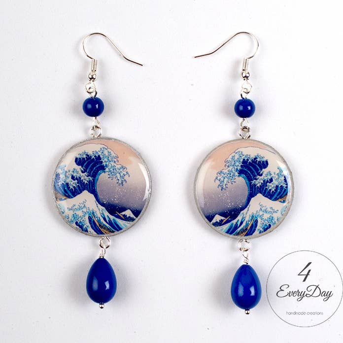 Øreringe i træ og harpiks - Bølger af Katsushika Hokusai for engroshandel hos 4everyday Handmade