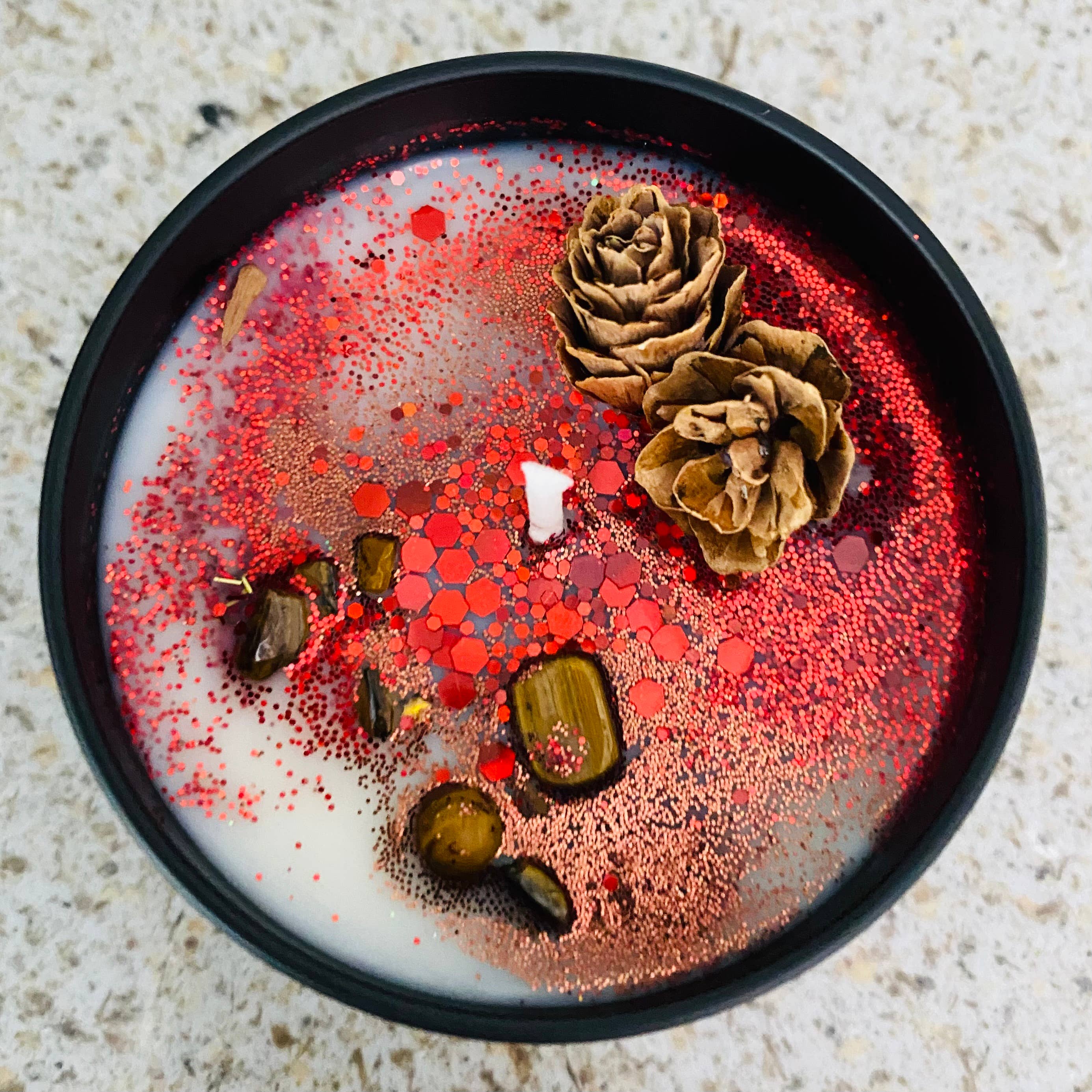 Raven’s Hearth – Großhandel Kerze im Glas / gefüllte Kerze – Weihnachtskerze | Kamin- und Zedernholzduft | Vegan 3