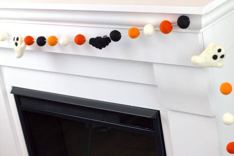 Matthew + Mae - Wholesale Bunting/Garland - Ghost & Bat Halloween Fall Garland- Orange Black & White6