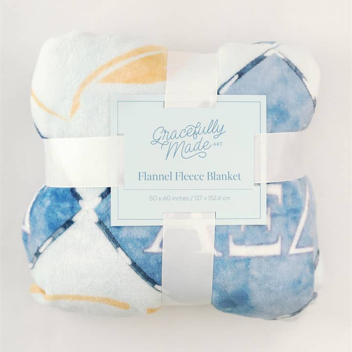 ALLEEN VOORBESTELLING Alpha Xi Delta Flanellen Fleece Deken voor wholesale door Gracefully Made Art