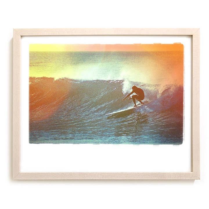 Impression photo de surf "Tuck" - Série Lumière Empruntée pour la vente par Matthew Allen Art