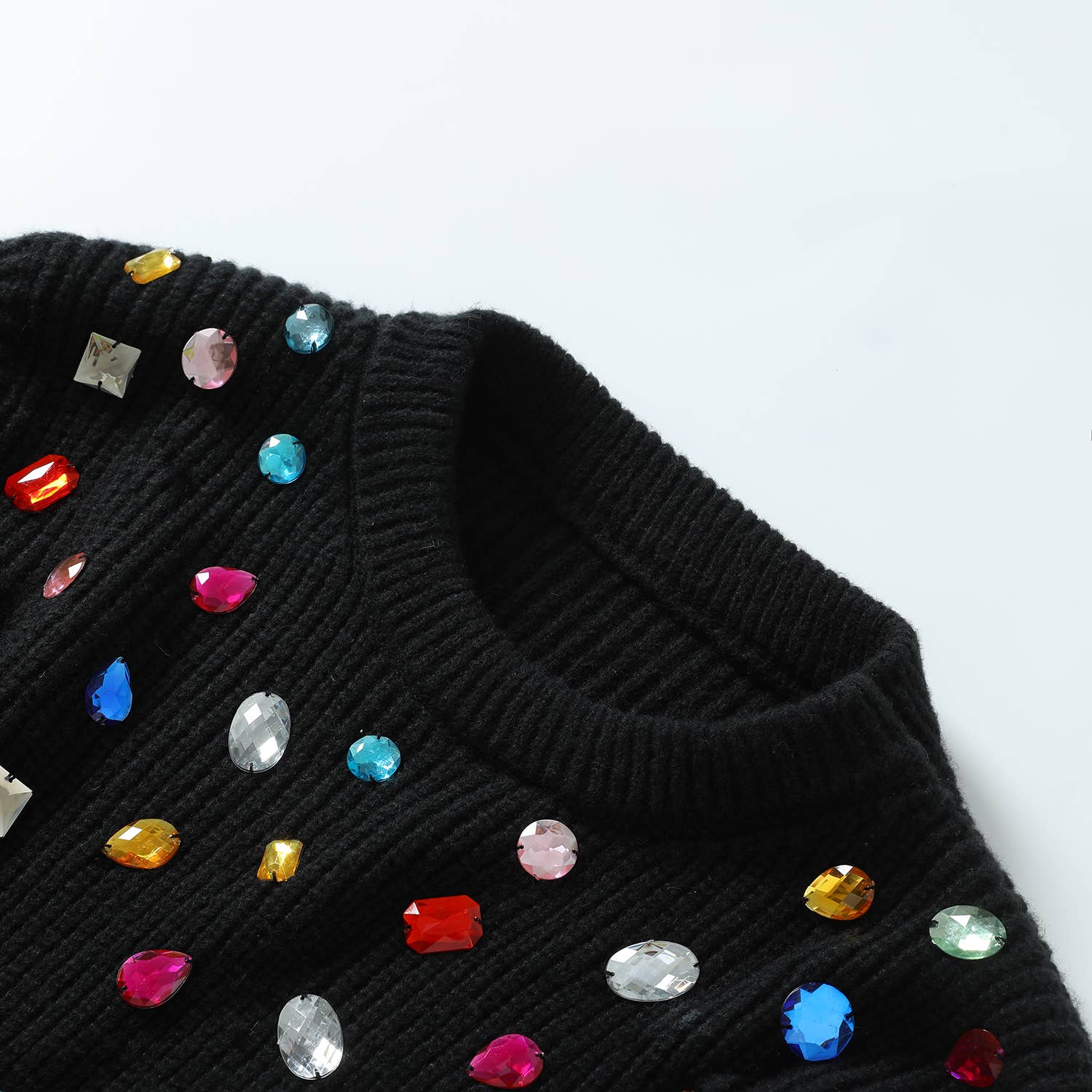 PEACH ACCESSORIES - Wholesale Knit Sweater - Women's - Knit Jumper with Multicolored Gem Stones SK1625