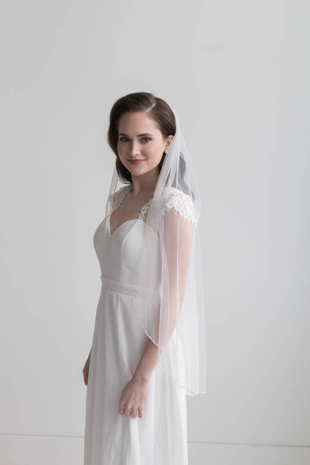 allureweddingjewelry - Wholesale Sluier - Dames - Parel en Kristallen Rand Bruidsluier2