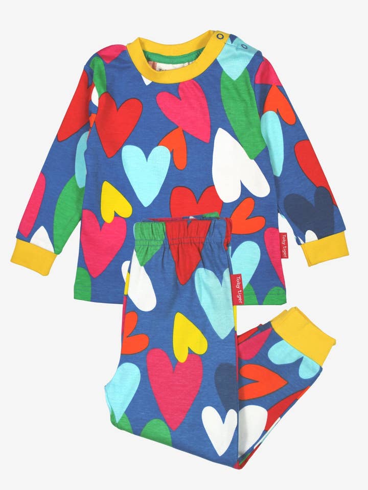 Pyjama bio à imprimé cœur pour la vente par Toby Tiger