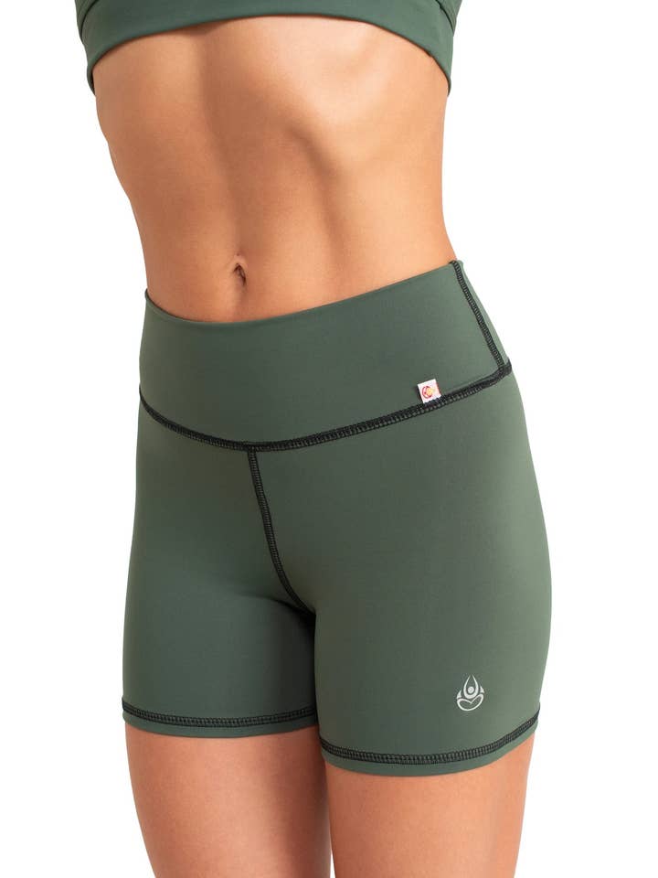 Pantaloncini a vita media, verde giungla fresca forma leggera per la vendita all'ingrosso da parte di Yoga | Activewear | Hot Yoga