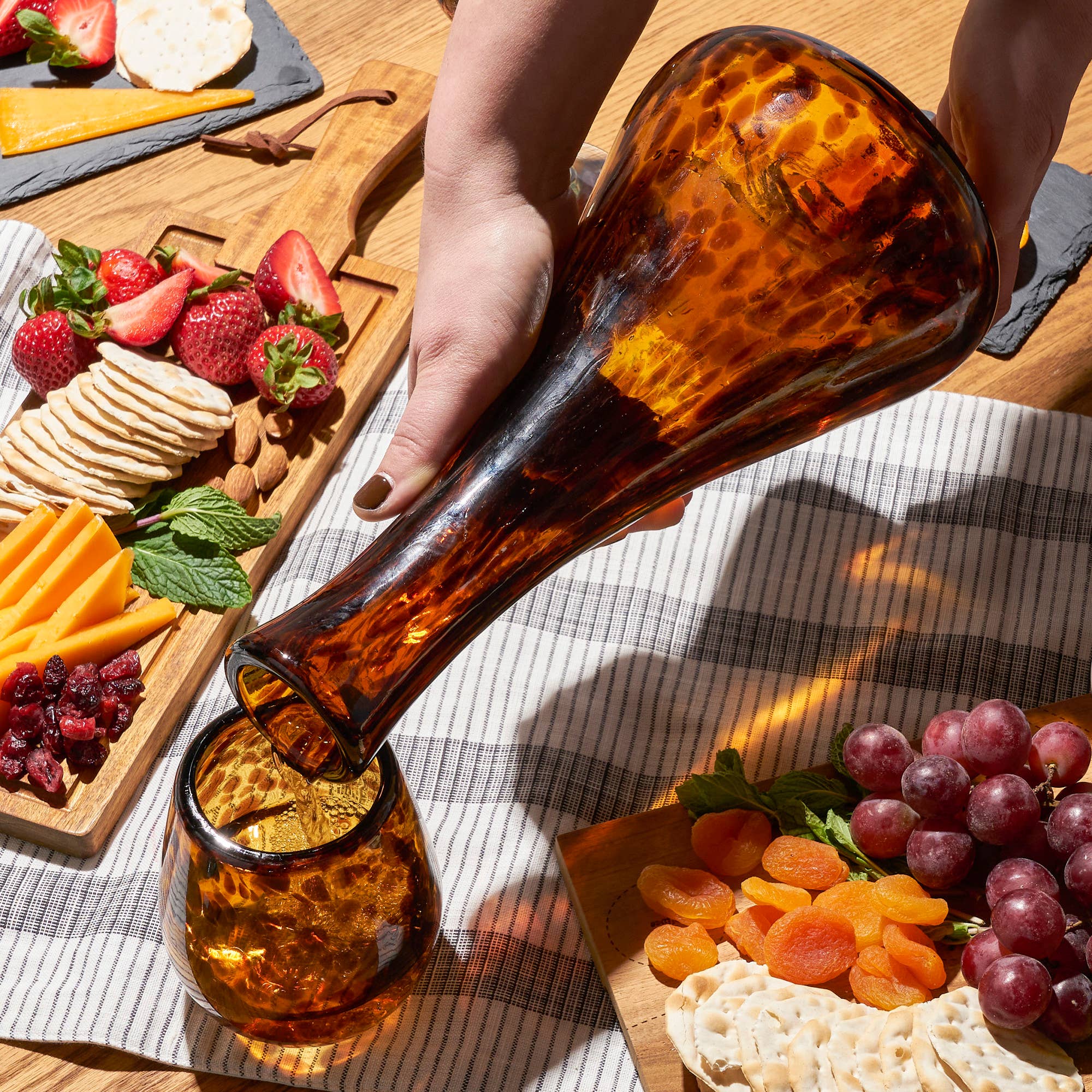 Twine - Vente Carafe - Carafe à vin en verre recyclé soufflé à la main Segunda Vida Tortuga3