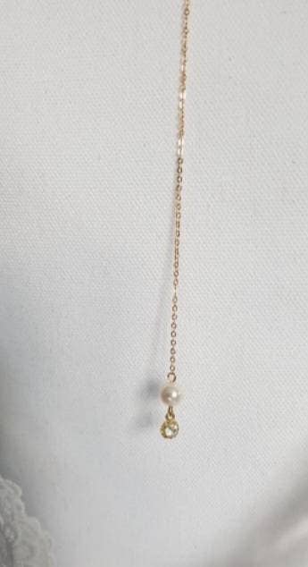 L'atelier du 6 – Engroshandel Lariat/Y-hal halskæde – Rygfri halskæde med sølvkæde og elfenbensfarvede perler6