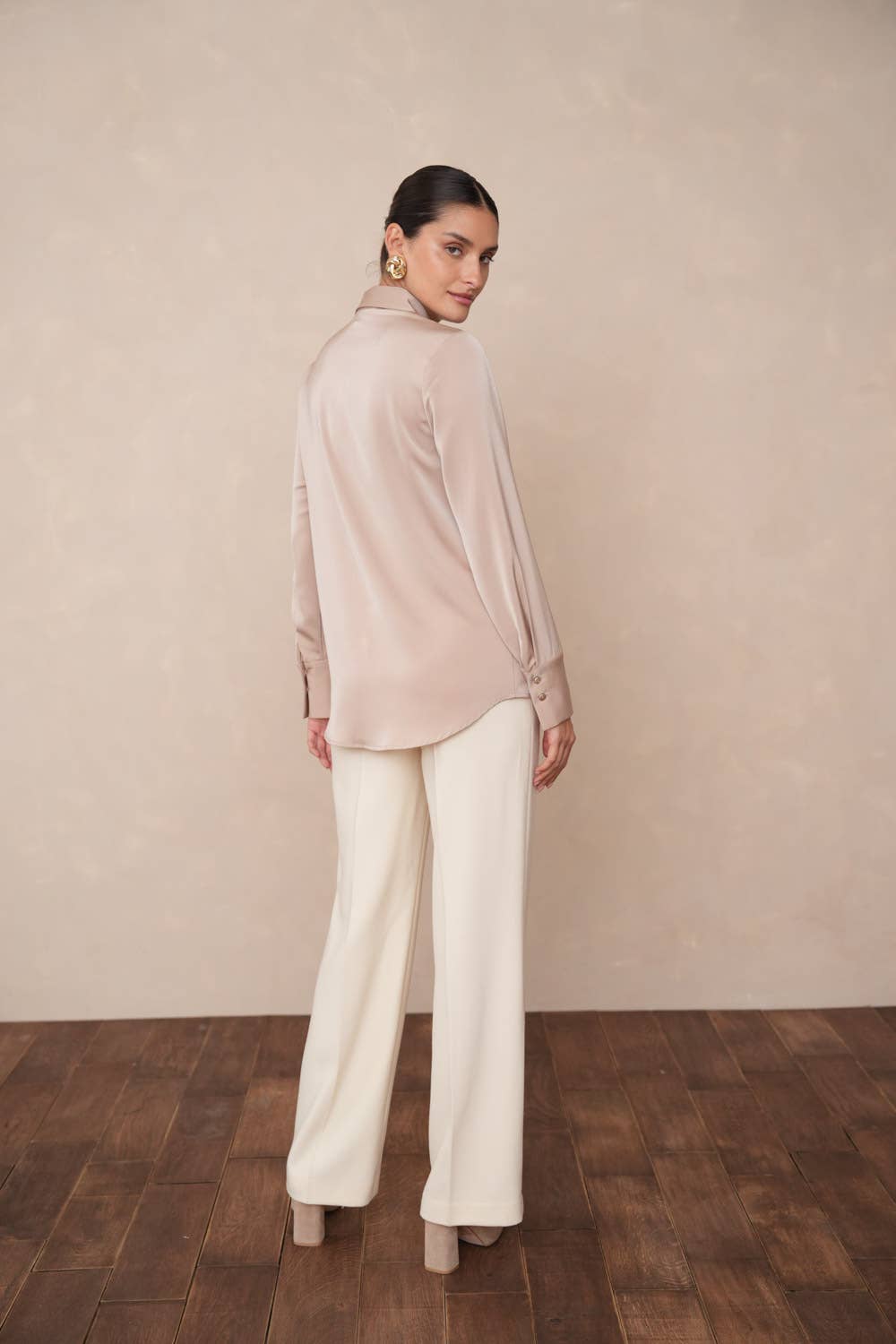 Attentif Paris - Wholesale Button Down Shirt - Women's - Satin shirt with classic notched collar70