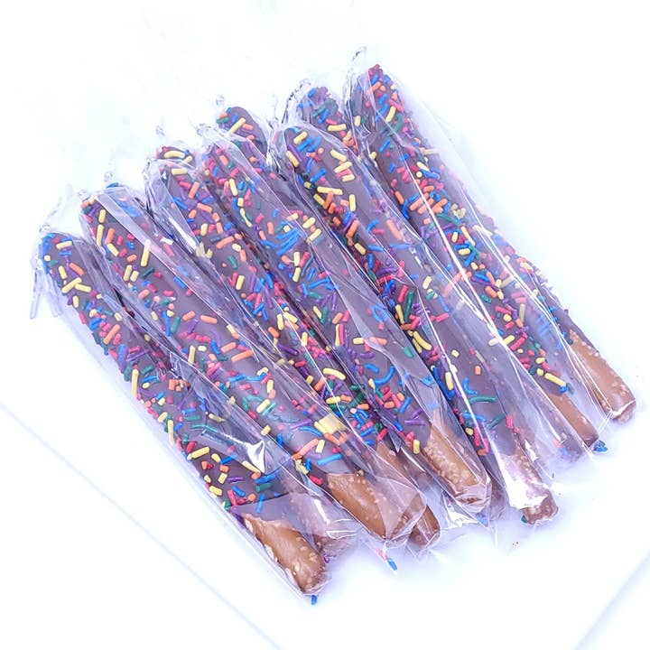 Wild Angel Treats, LLC – Großhandel Süßigkeiten mit Schokoglasur – In Schokolade getauchte Brezelstangen — Regenbogen, Pastellfarbener Regenbogen