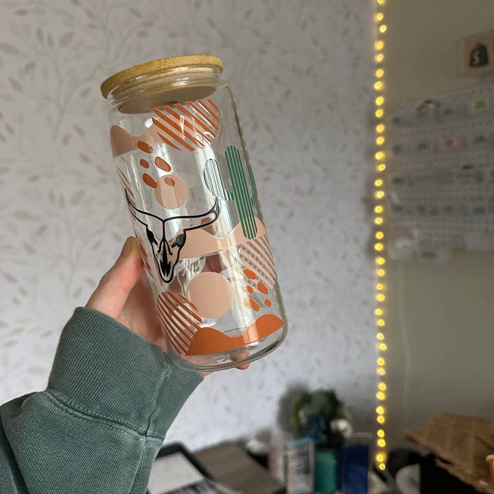 SKS Design Studio - Wholesale Drinking Glass/Cup - Western | 20 oz Glass Tumbler with Bamboo Lid & Straw