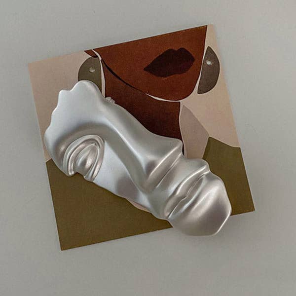 Plush Looks – wholesale Brosch – Artistik retro vintage brosch i matt finish5