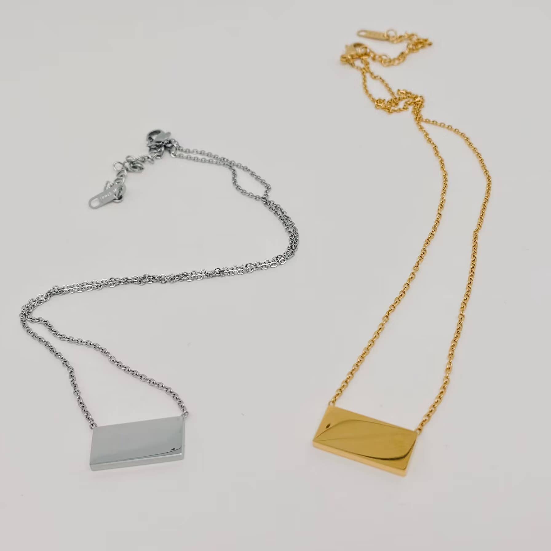 Mio Queena - Wholesale Pendant/Charm Necklace - "11:11" Charm Pendant Stainless Steel Necklace - FGS3