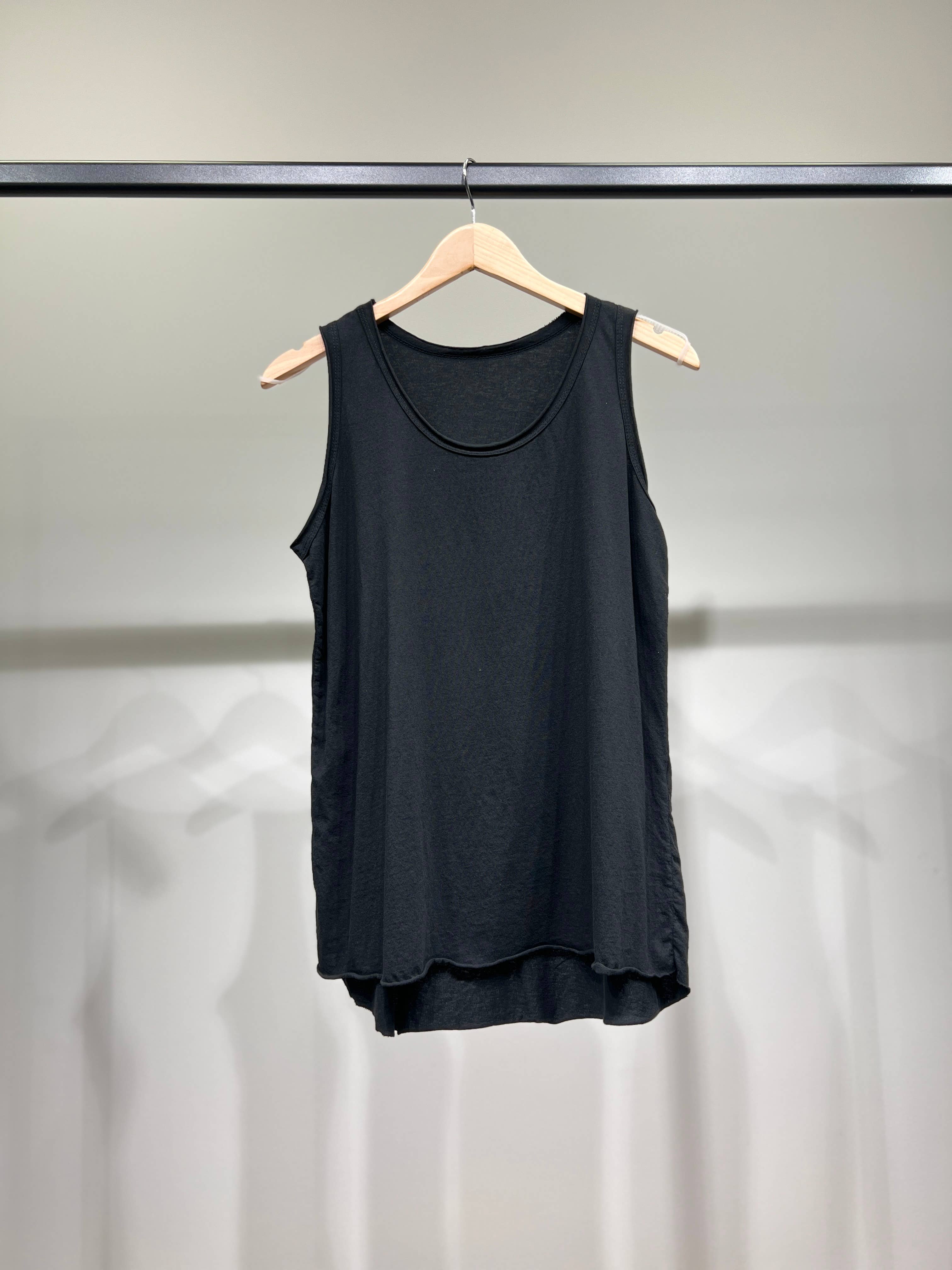 L'Emotion – Großhandel Tanktop – Damen – Tanktop mit breiten Trägern und Rundhalsausschnitt, 100 % Baumwolle1