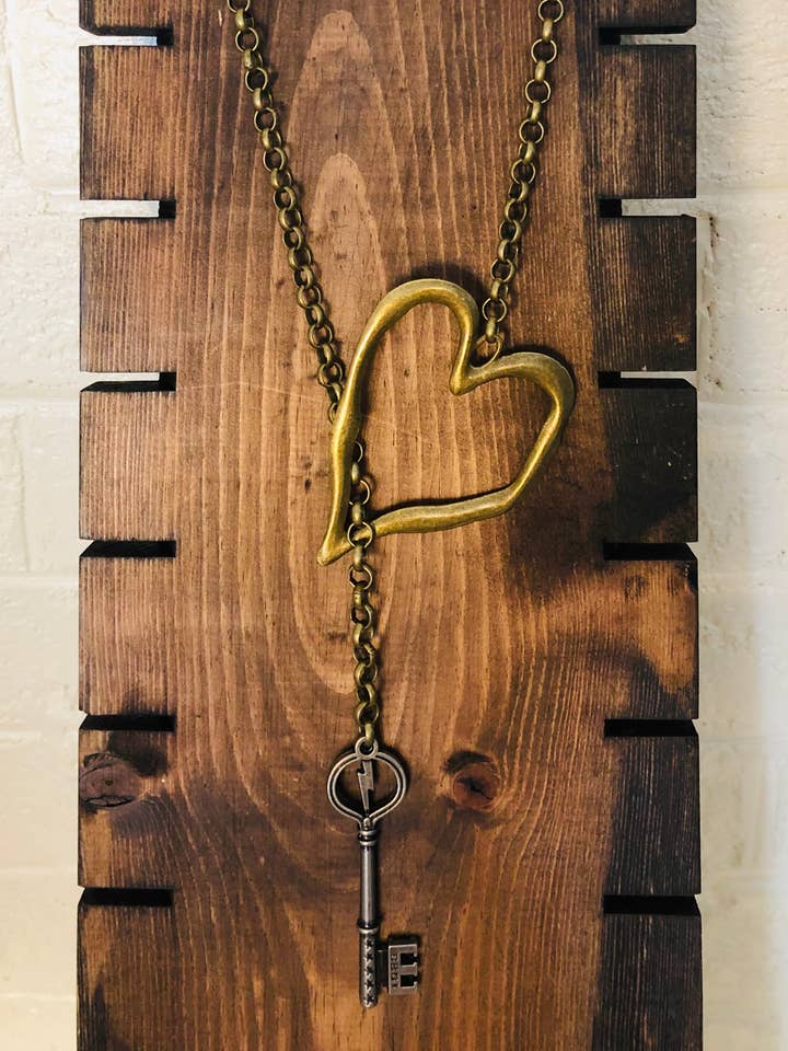 Le collier Karina-B pour la vente par FABU